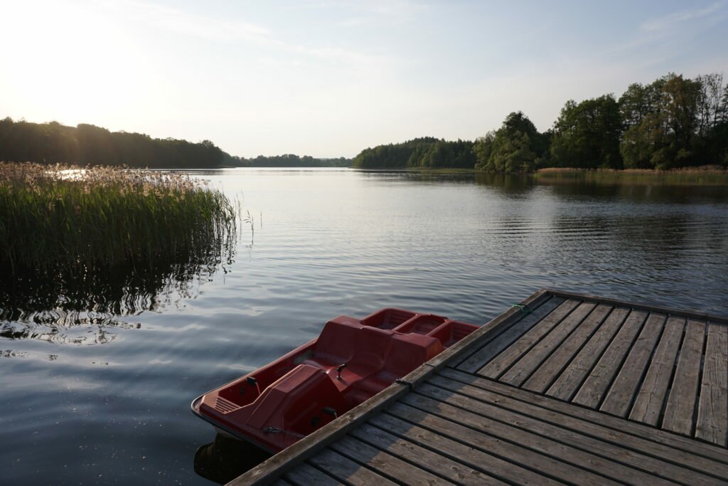 folwark lekuk widok na jezioro łękuk miejsca dobre dla dzieci i dorosłych